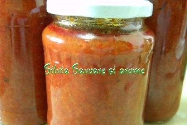 Pasta de gogosari si ardei capia