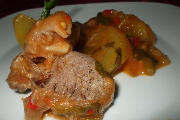 Stufat cu limba de porc