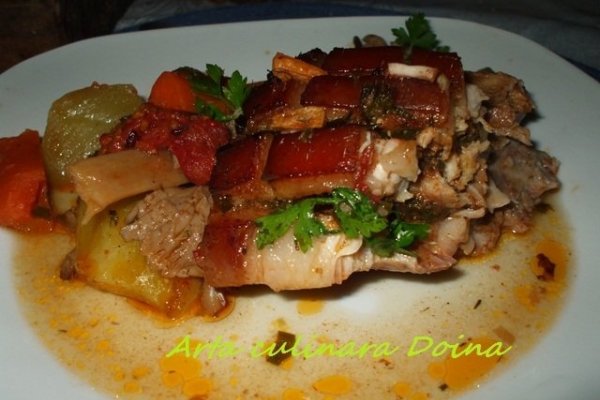 Piept de porc la tava cu ciuperci