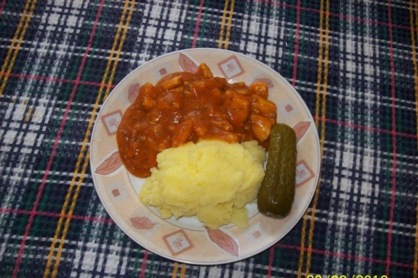 Sos de rosii cu piept de pui