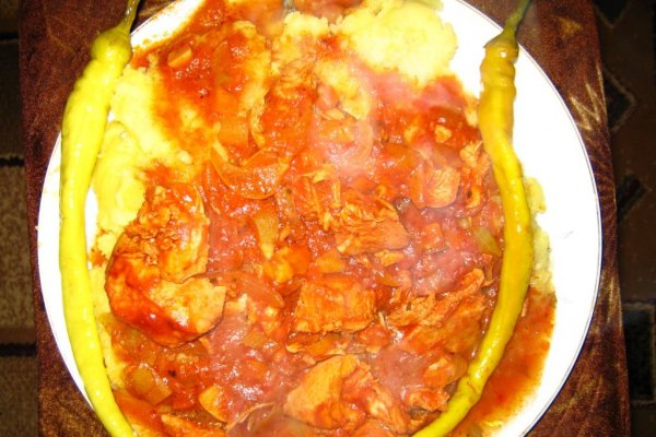 Tocana din piept de pui cu piure de cartofi