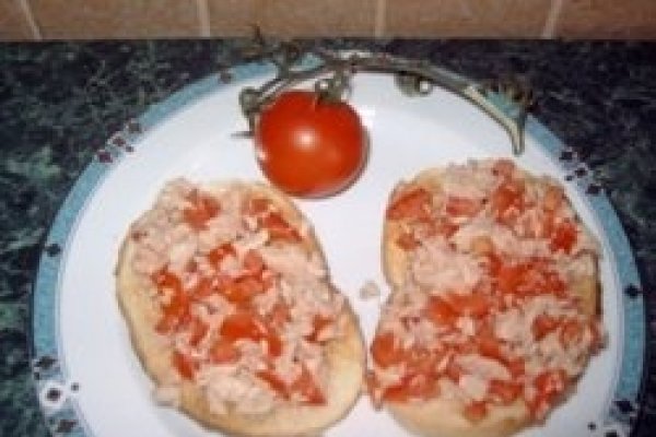 Bruschetta cu ton ( reteta pentru o alimentatie sanatoasa )