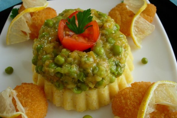 Creveti pane cu mazare pe pat de mamaliguta