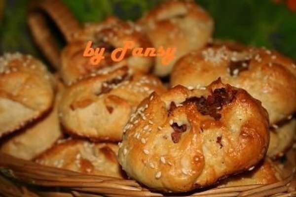 Chifle umplute cu afumatura