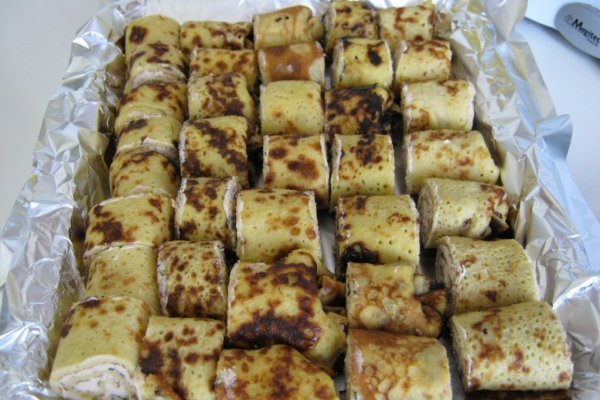 Clătite umplute cu pastă de somon