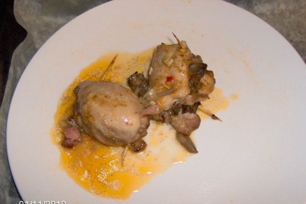 Sferturi de pui umplute