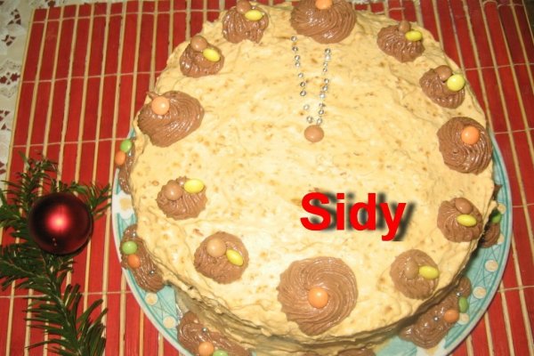 Tort din albusuri cu nuca