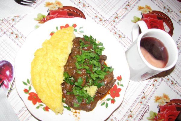 Ficatei in sos de vin cu mamaliguta