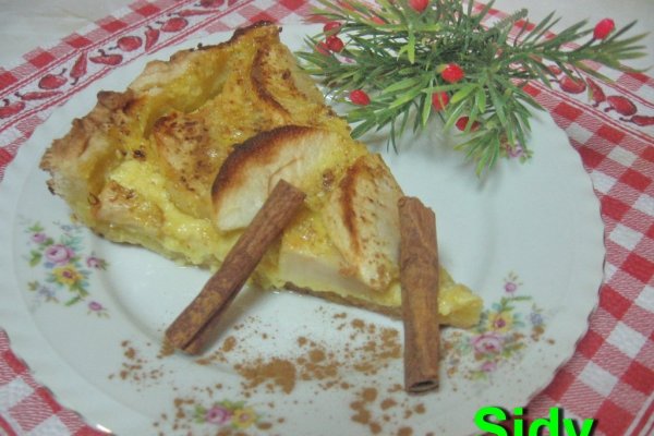 Tarta cu crema de vanilie si mere