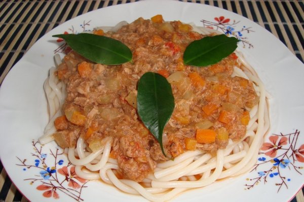 Spaghete cu sos de peste