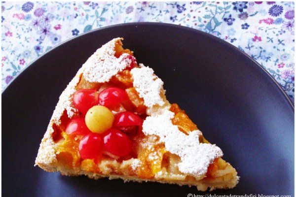 Pandispan cu fructe din compot