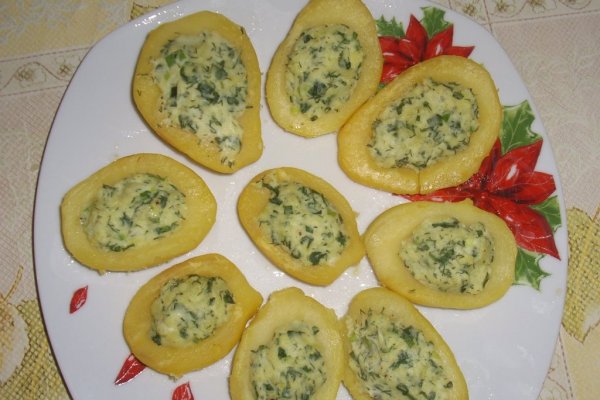Cartofi umpluti cu brinza cremoasa