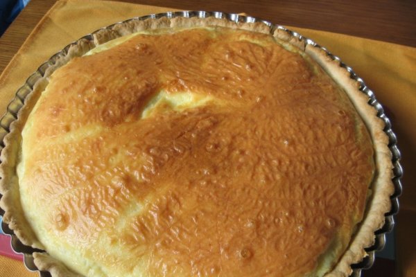 Tarta cu brinza sarata