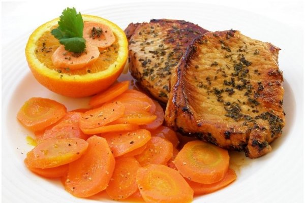 Friptura de porc cu morcovi