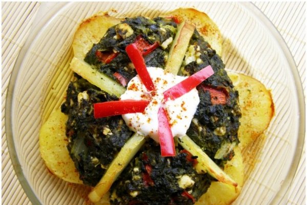 Spanac cu cartofi la cuptor