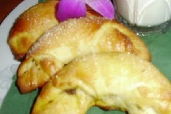 Cornuri pufoase cu marmelada -pentru ceai