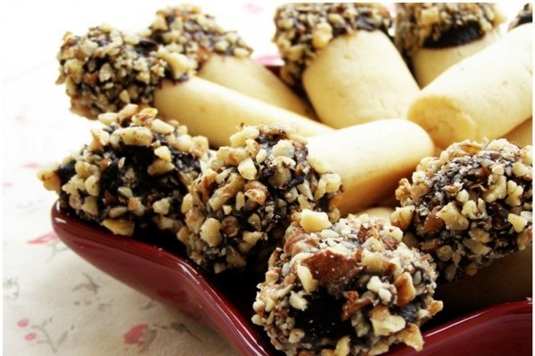 "Degetele" inmuiate in ciocolata