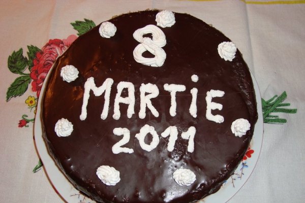 Tort de ciocolata de 8 Martie