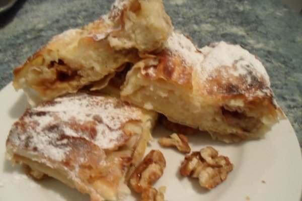 Placinta cu branza dulce si nuci