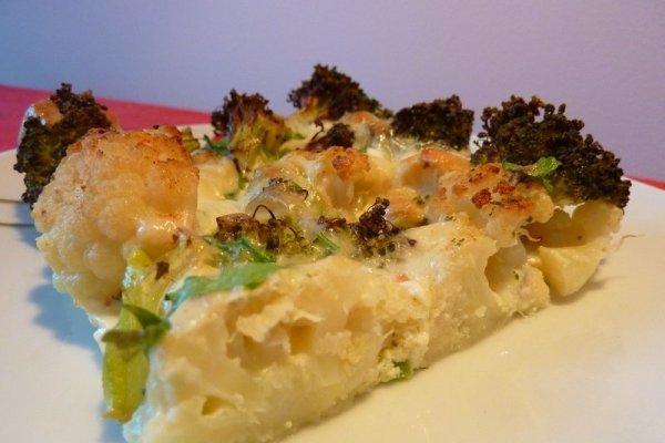 Placinta cu brocoli si conopida