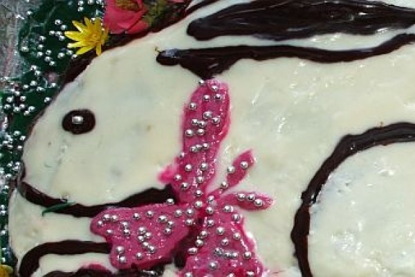 Doina Varga ne ofera: Tort Iepuras cu mure si ciocolata