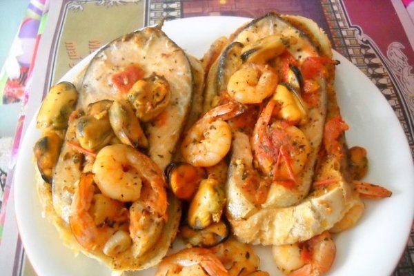 Peste si fructe de mare pe paine