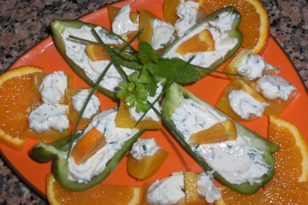 Pastã de brânzã cu ierburi aromate