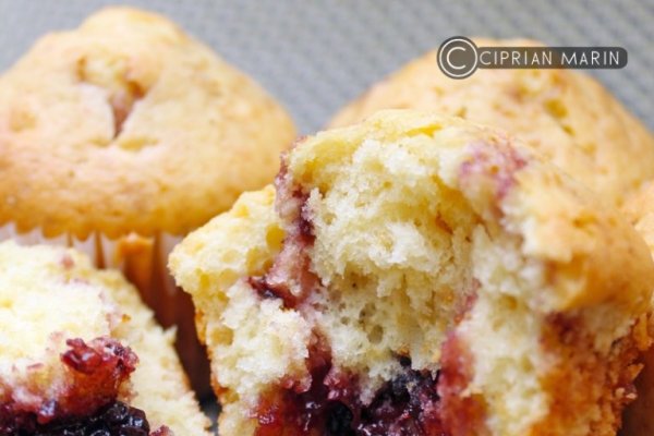 Briose cu dulceata de mure