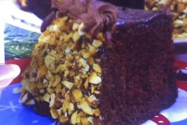 Prajitura cu crema de ciocolata si alune