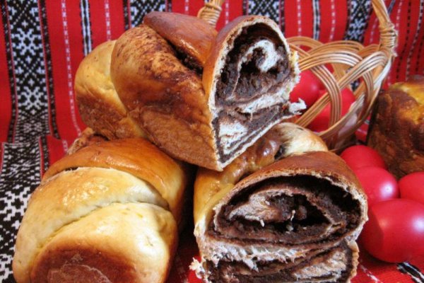 Cozonac cu nucă şi rahat