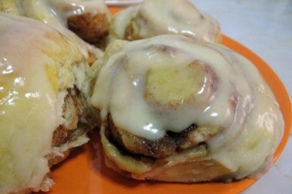 Melci cu scorţişoară şi glazură din brânză