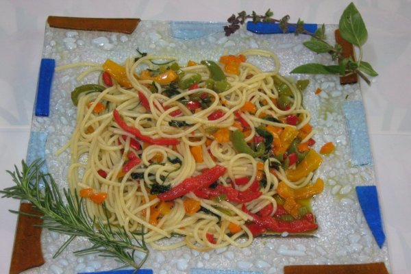 Spaghete cu ardei de 3 culori