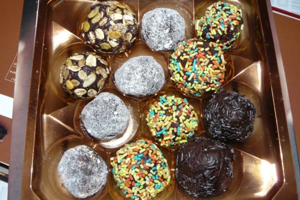 Ciocolată cu vişine şi stafide