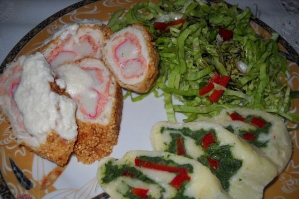 Specialitate cu pui,somon si cascaval