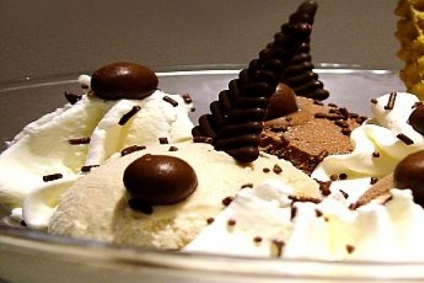  Prepara inghetata cu lamaie si alte arome la tine acasa!