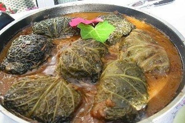 Sarmalute a la Ady - cu ficat de pui, cocos si invelite in varza creata