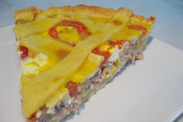 Tartă cu ton şi roşii