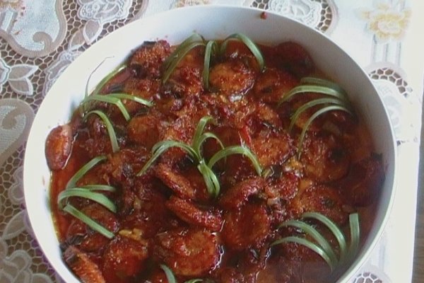 Fasole facaluita cu carnati