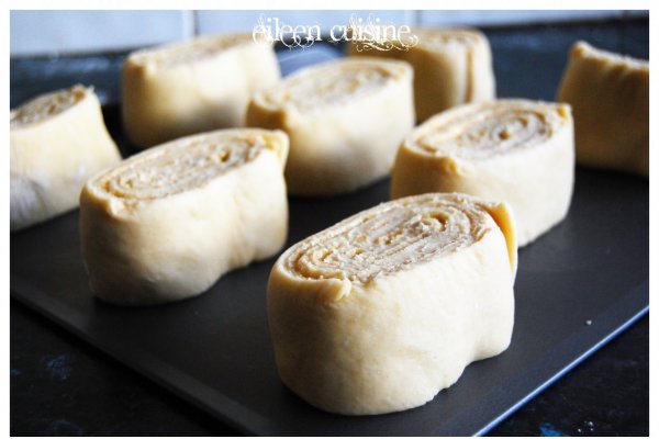 Cinnabon rolls