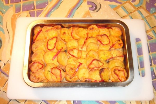 Sufleu de cartofi cu mezeluri si ciuperci