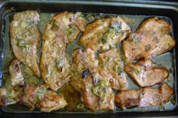 Friptura de porc cu verdeturi la cuptor