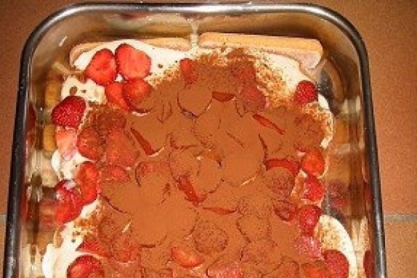 Tiramisu cu capsuni