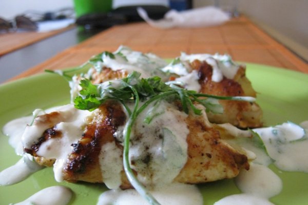 Rulouri de pui cu sos de Sana şi hrean