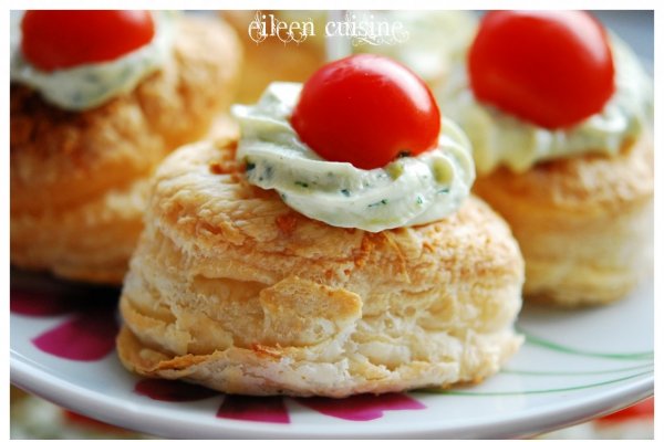 Foietaj cu rosii si branza