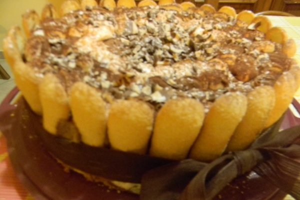 Charlotte cu pavesini si panettone