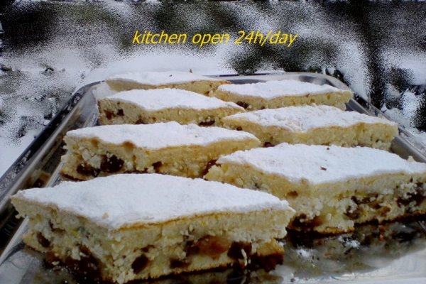 Placinta cu branza si stafide