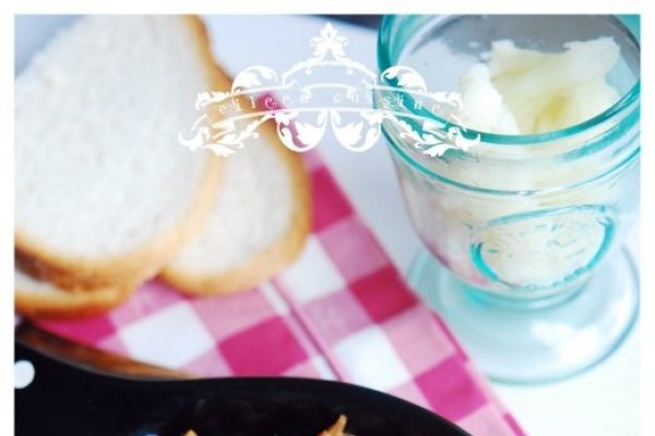 Ciuperci cu pui in sos de vin alb