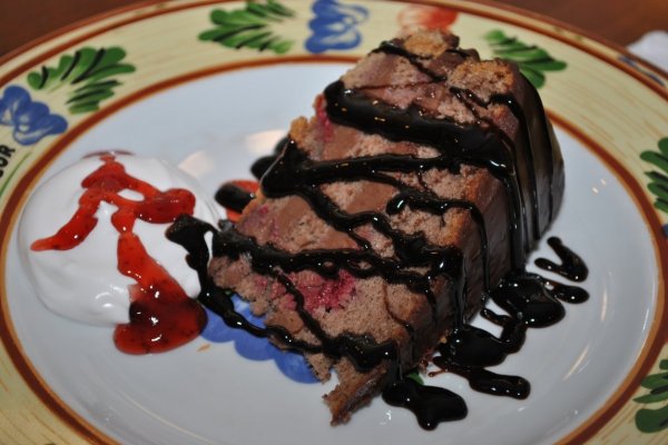 Tort de ciocolata cu visine