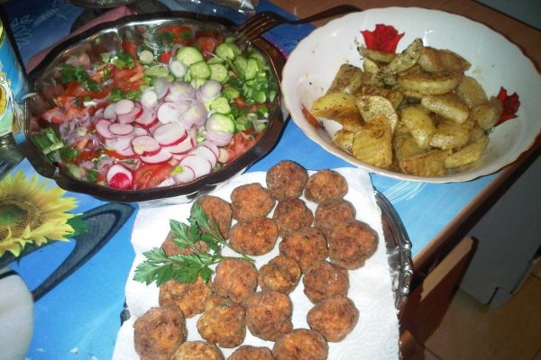 Chiftele de pui cu cartofi