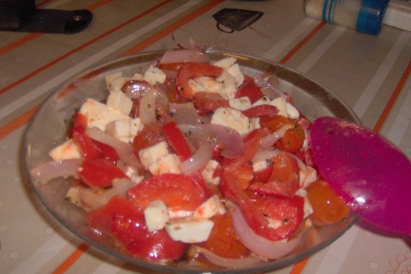 Salata calda de legume